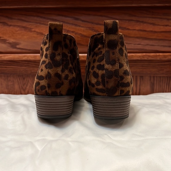 Pierre Dumas Animal Print Booties - Picture 4 of 7